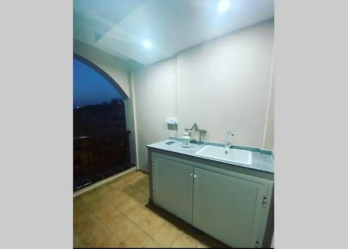 Dinastia De La Reina * 阿罗纳